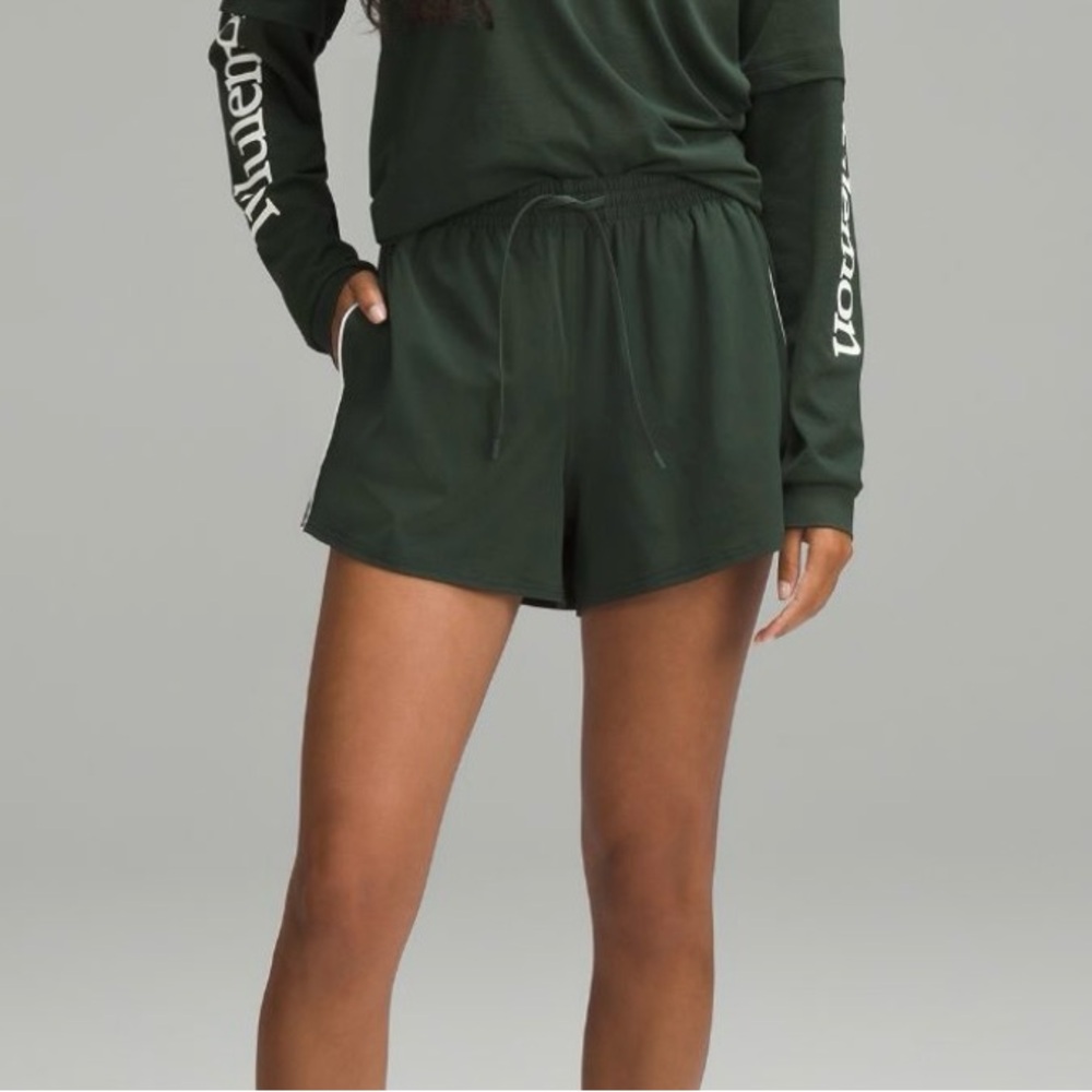 Lightweight HR Relaxed Short 3" *Long Liner
in Legacy Green/White [lululemon]